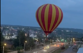 Большой воздушный шар приземлился в Альметьевске