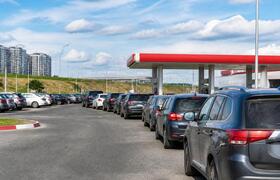 Очередь на бензин за 4 тысячи: в Казани начали ...