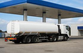 Нефтяники насытят независимые АЗС топливом чере...