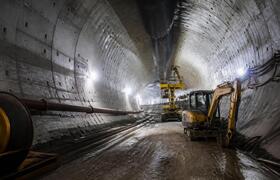 Первый участок второй линии метро в Казани откр...