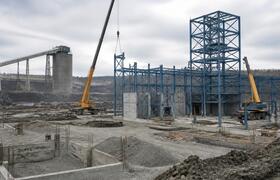 На Быстринском ГОКе смонтировали первые 15,5 то...
