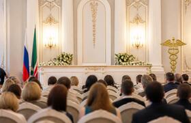 В Казани наградили врачебные династии, чей общи...