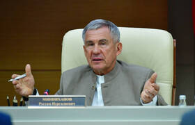 Глава РТ Минниханов поздравил с Новым годом